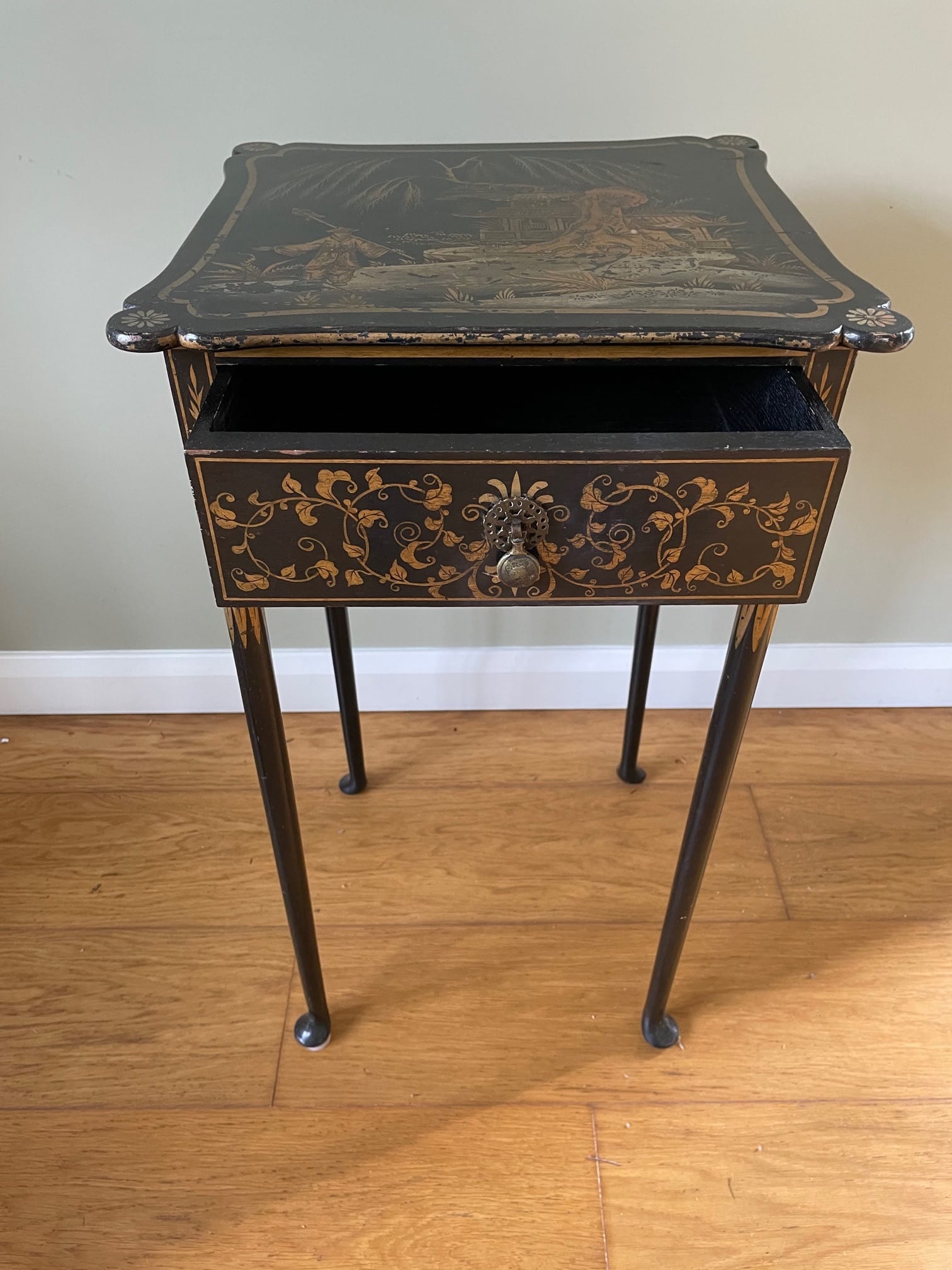 1910s Chinoiserie Elegant Side Table SOLD